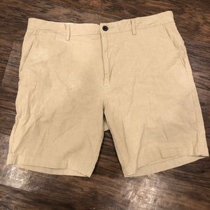 Men’s khaki shorts size 28 NWOT